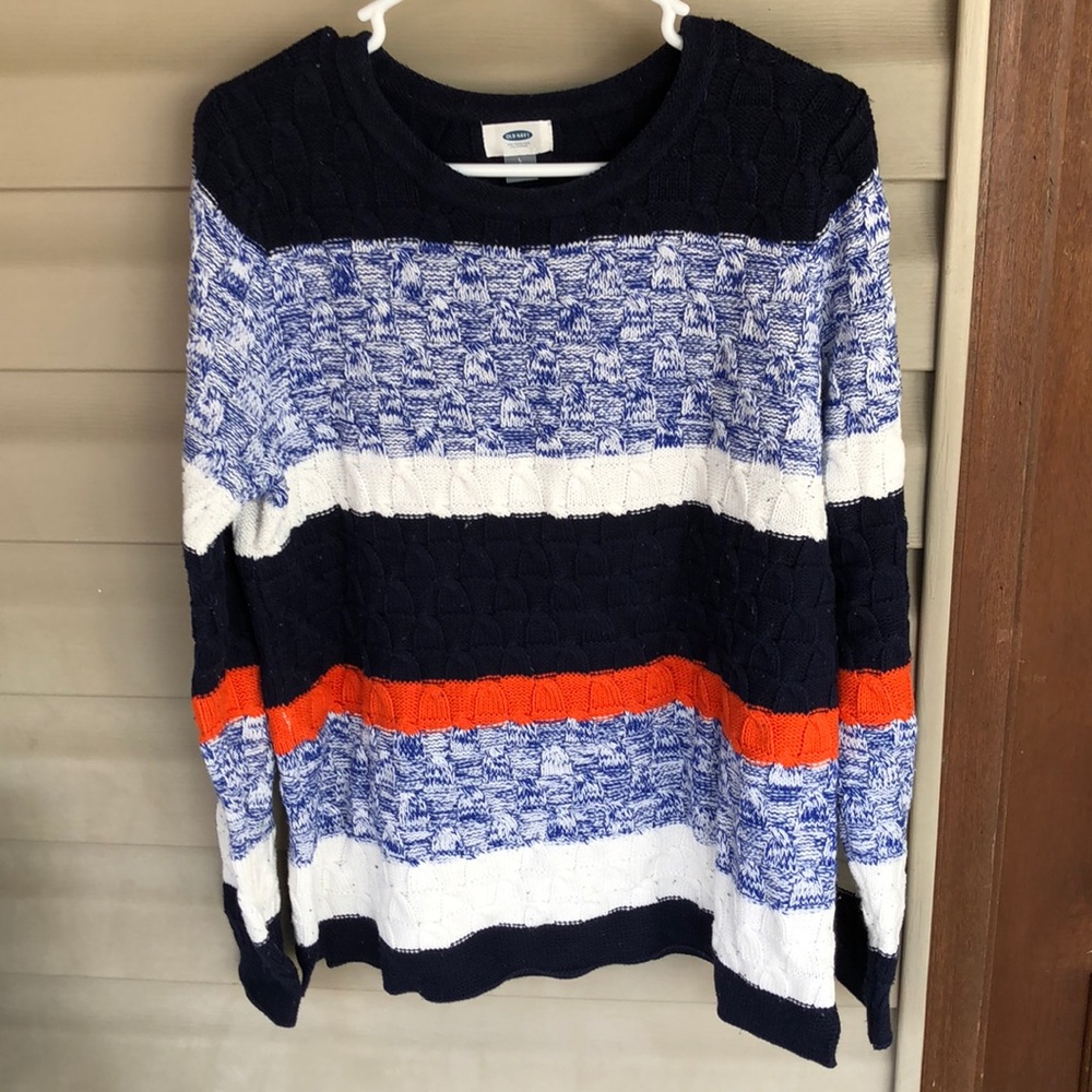 Old Navy crewneck sweater